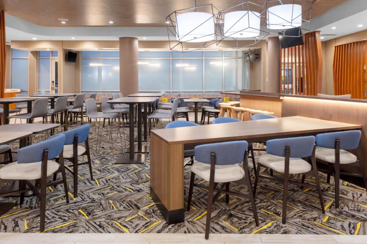 Springhill Suites Kansas City Airport Екстериор снимка
